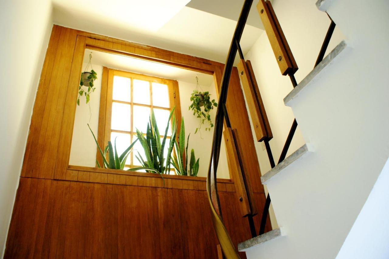 Retro Apartment *
